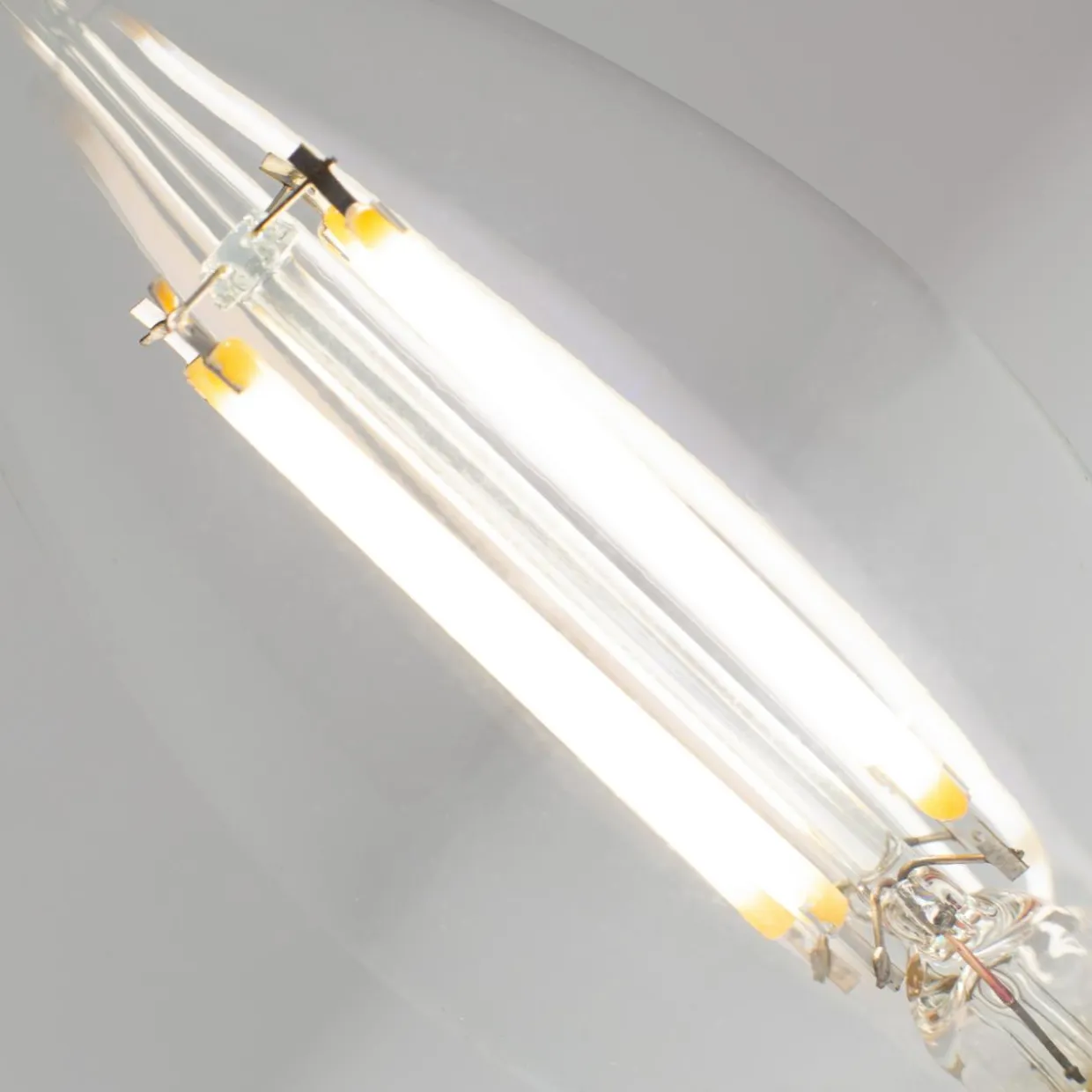 Żarówka ozdobna LED E14 4W barwa neutralna ORO-E14-C35-FL-CLARO-FLAMI-4W