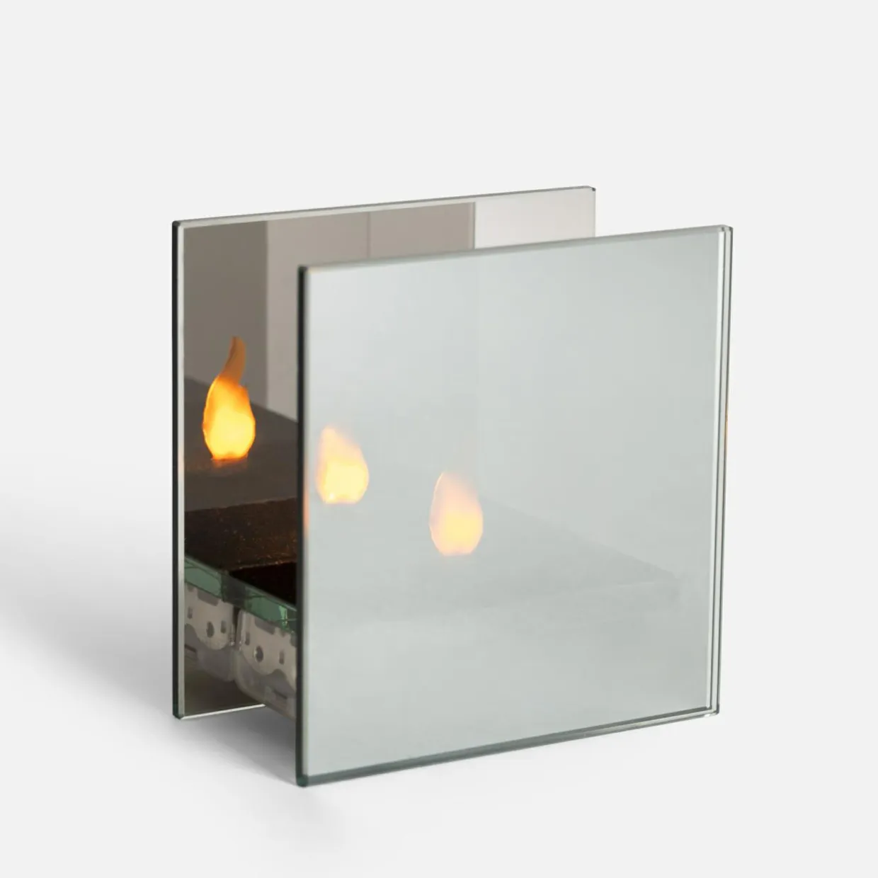 Dekoracja LED przydymione szkło KOMINEK 10x5x10 cm