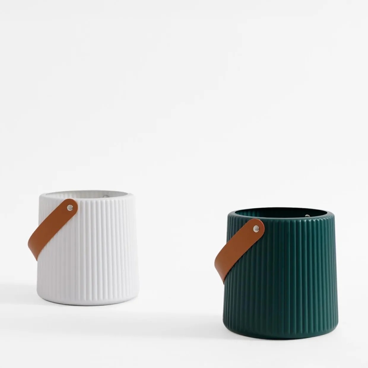 Doniczka z uchwytem zielona 15 cm