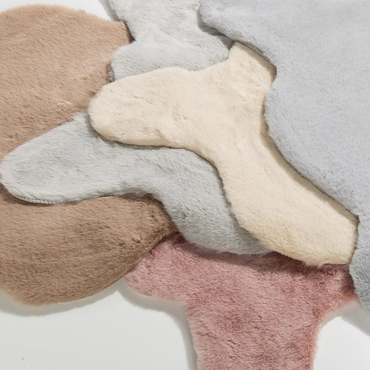 Dywanik kremowy RABBIT FUTRZAK 60x90 cm