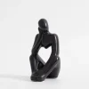 Figurka dekoracyjna czarna MYŚLĄCY CZŁOWIEK 19 cm