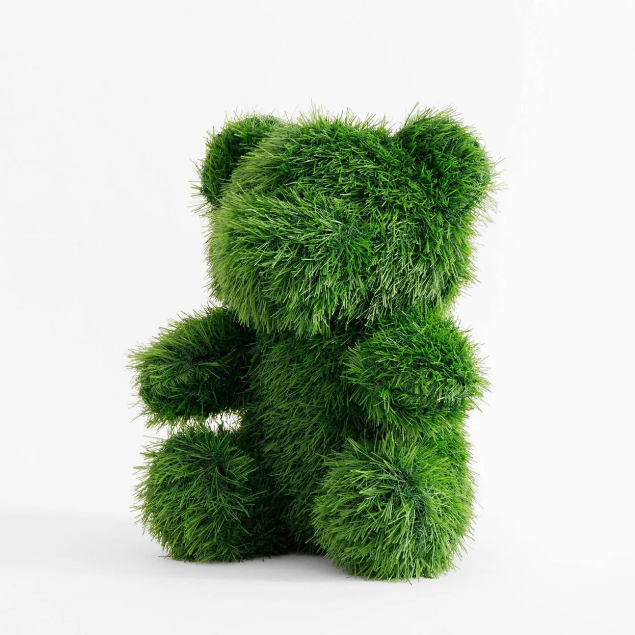 Figurka do ogrodu, miś, sztuczna trawa, 35 cm