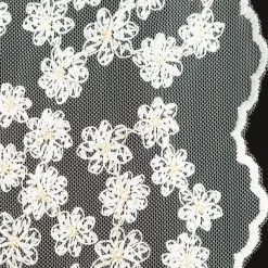 Firana na taśmie biała DAISY 130x270 cm