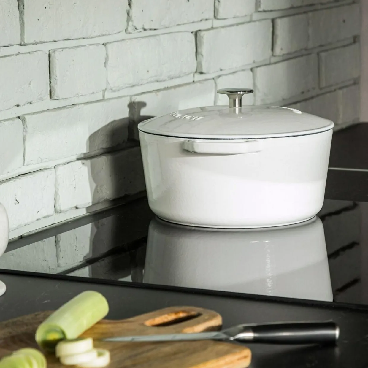 Garnek żeliwny z pokrywką NATUR IRON 5l