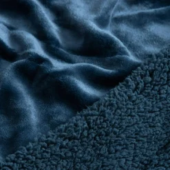 Koc sherpa ciemnoniebieski CASMIR 130x160 cm