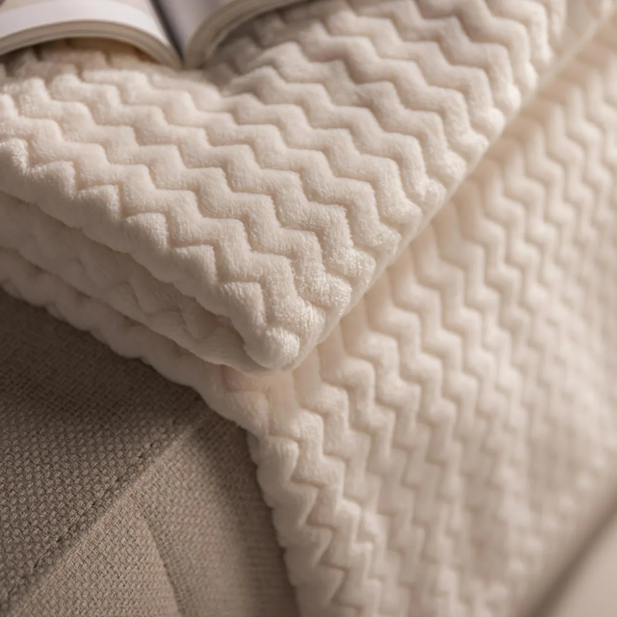 Koc VIVIO CREAM 130x160 cm