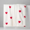 Koc zimowy SHERPA RED HEARTS 150x200 cm