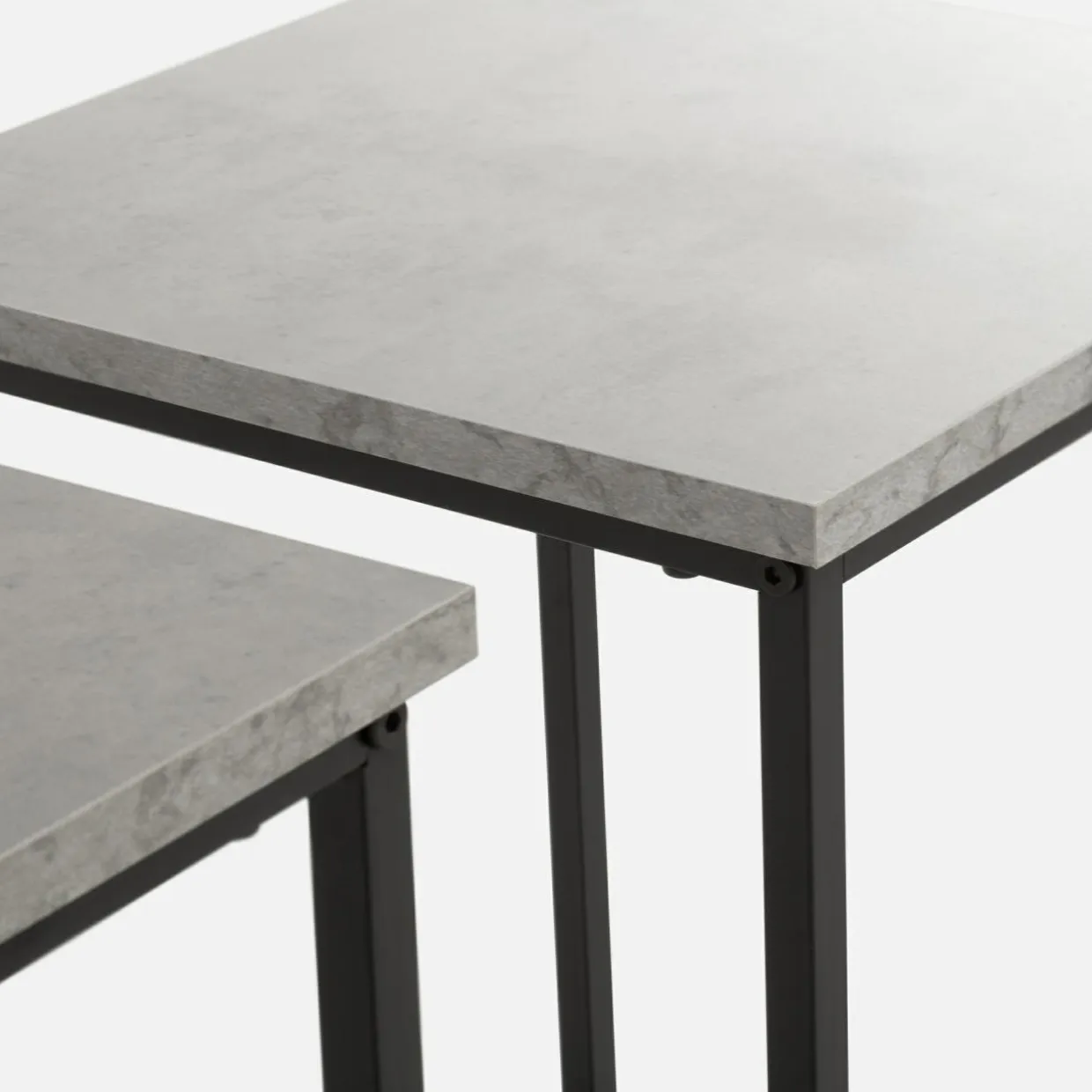 Komplet 2 metalowych stolików