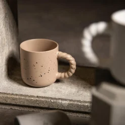 Kubek ceramiczny beżowy 520 ml