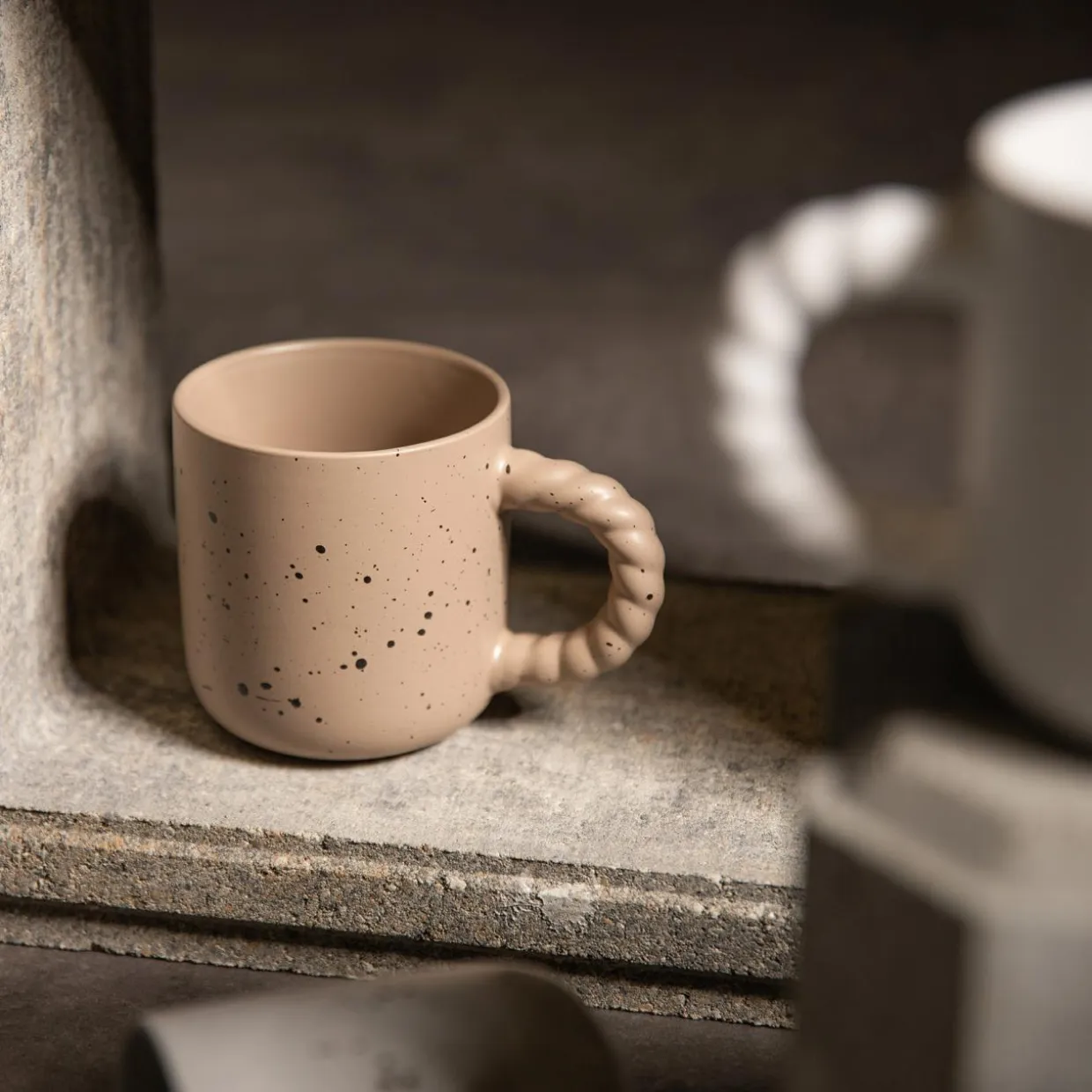 Kubek ceramiczny beżowy 520 ml