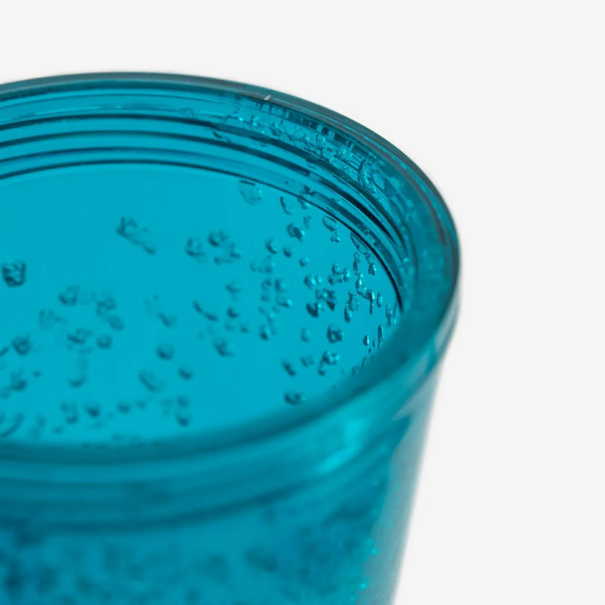 Kubek plastikowy ze słomką niebieski 500 ml