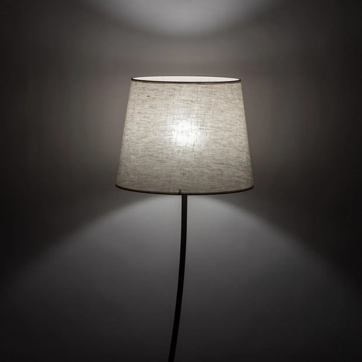 Lampa podłogowa lniany abażur NICOLA BROWN