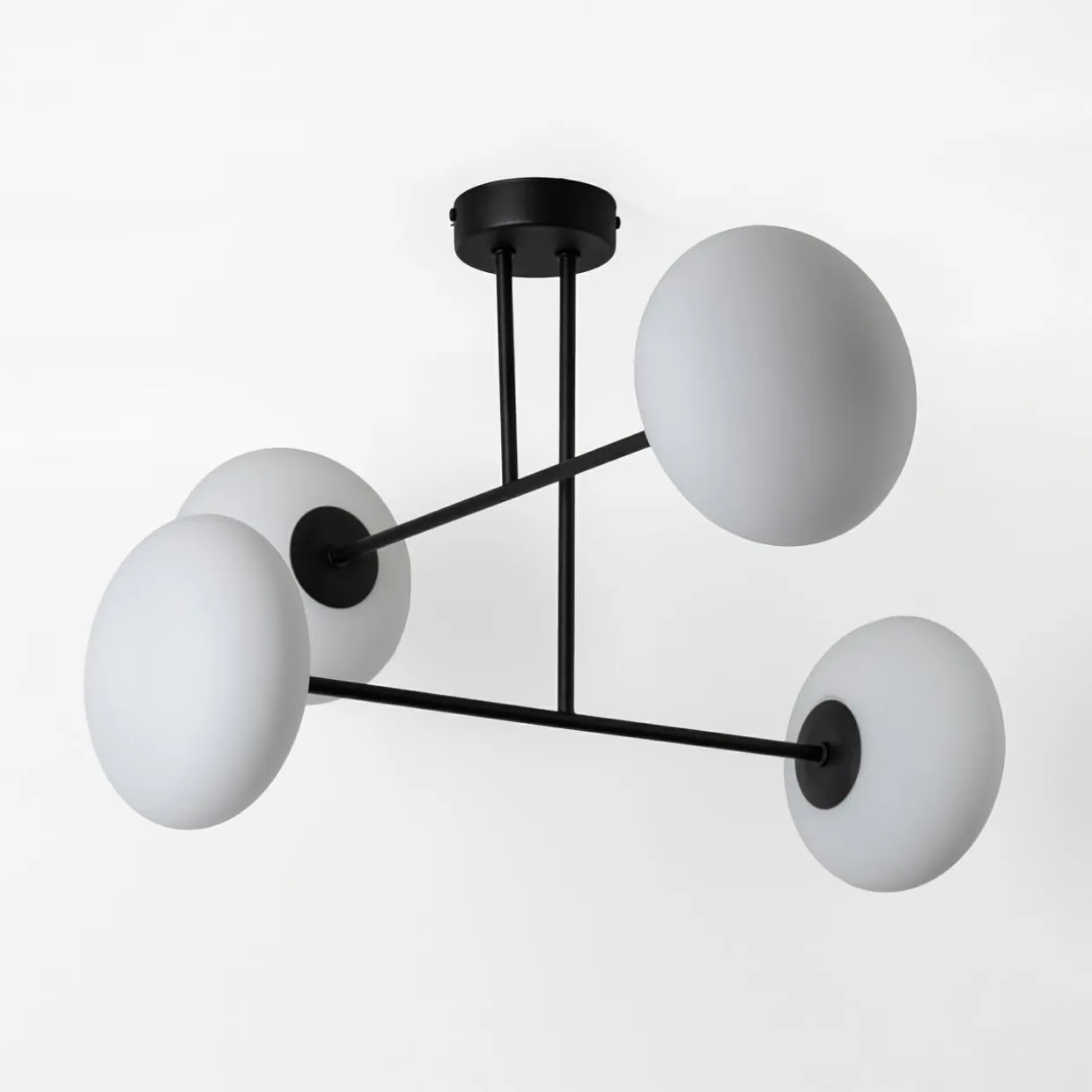 Lampa sufitowa 4 owalne klosze czarna MILO 60x60 cm