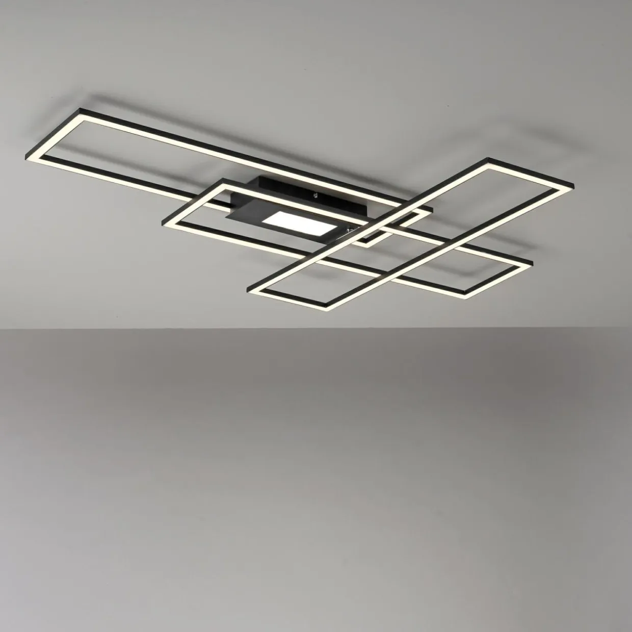 Lampa sufitowa LED 45W czarna ASMIN z pilotem