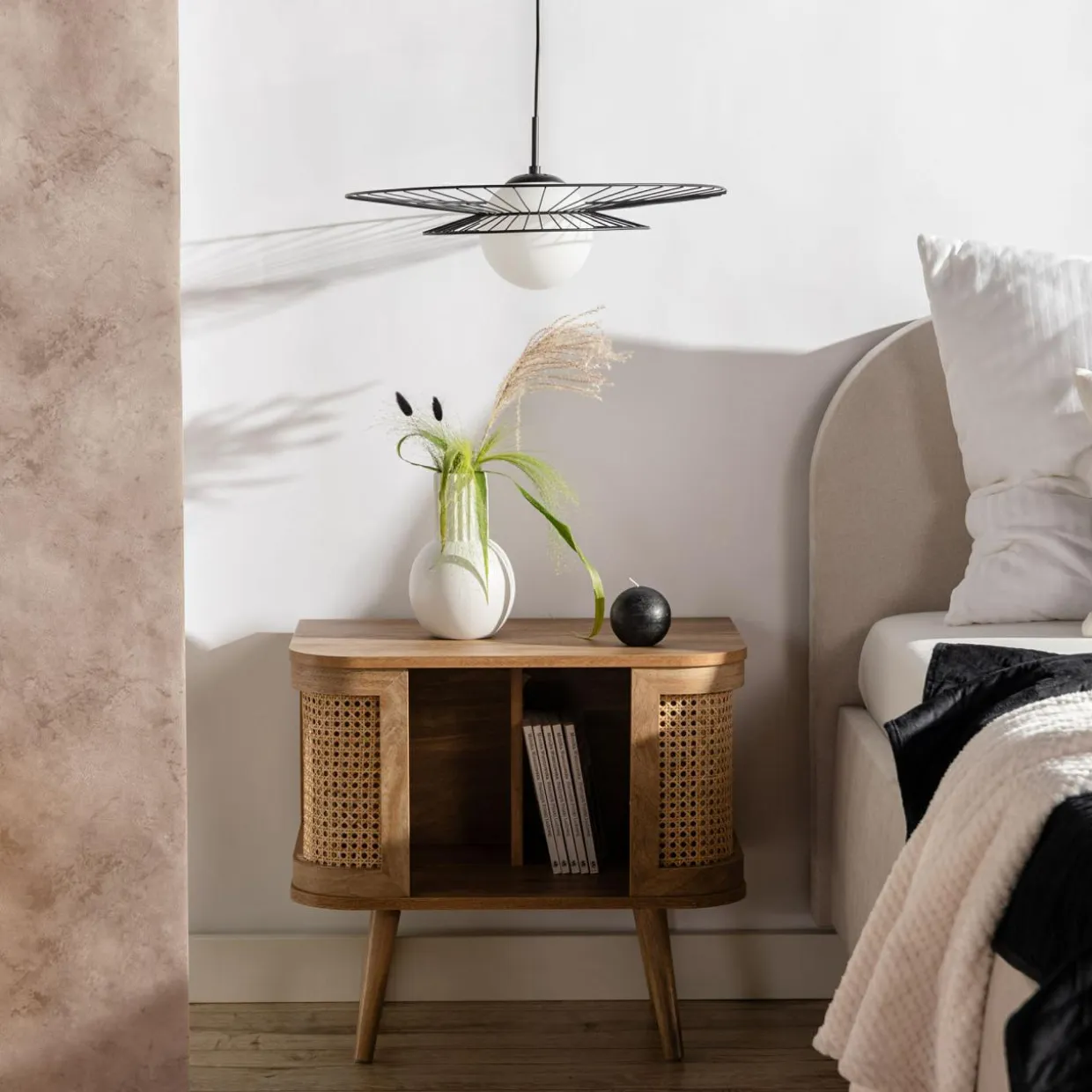 Lampa wisząca kula czarna ALISON