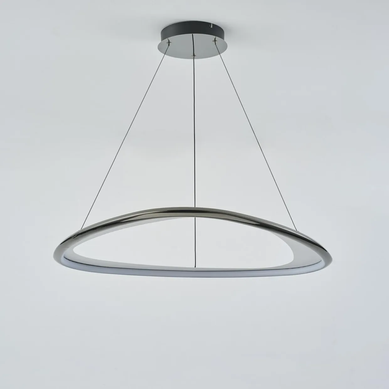Lampa wisząca LED chromowana czarna GETAFE 85 cm