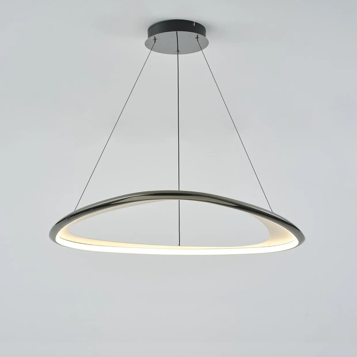 Lampa wisząca LED chromowana czarna GETAFE 85 cm