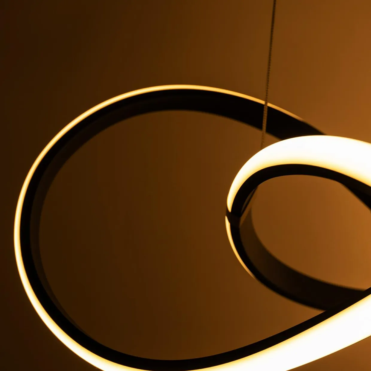 Lampa wisząca LED INDIGO czarno-złota