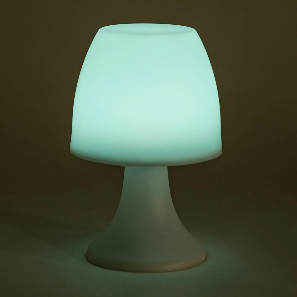 Lampka nocna bezprzewodowa LED RGB