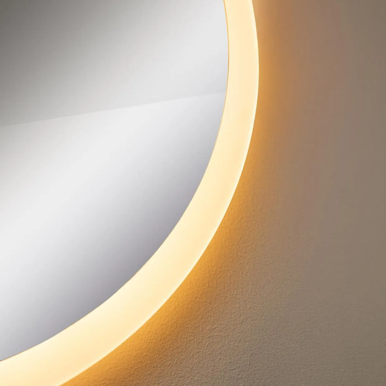 Lustro łazienkowe z oświetleniem LED 60 cm