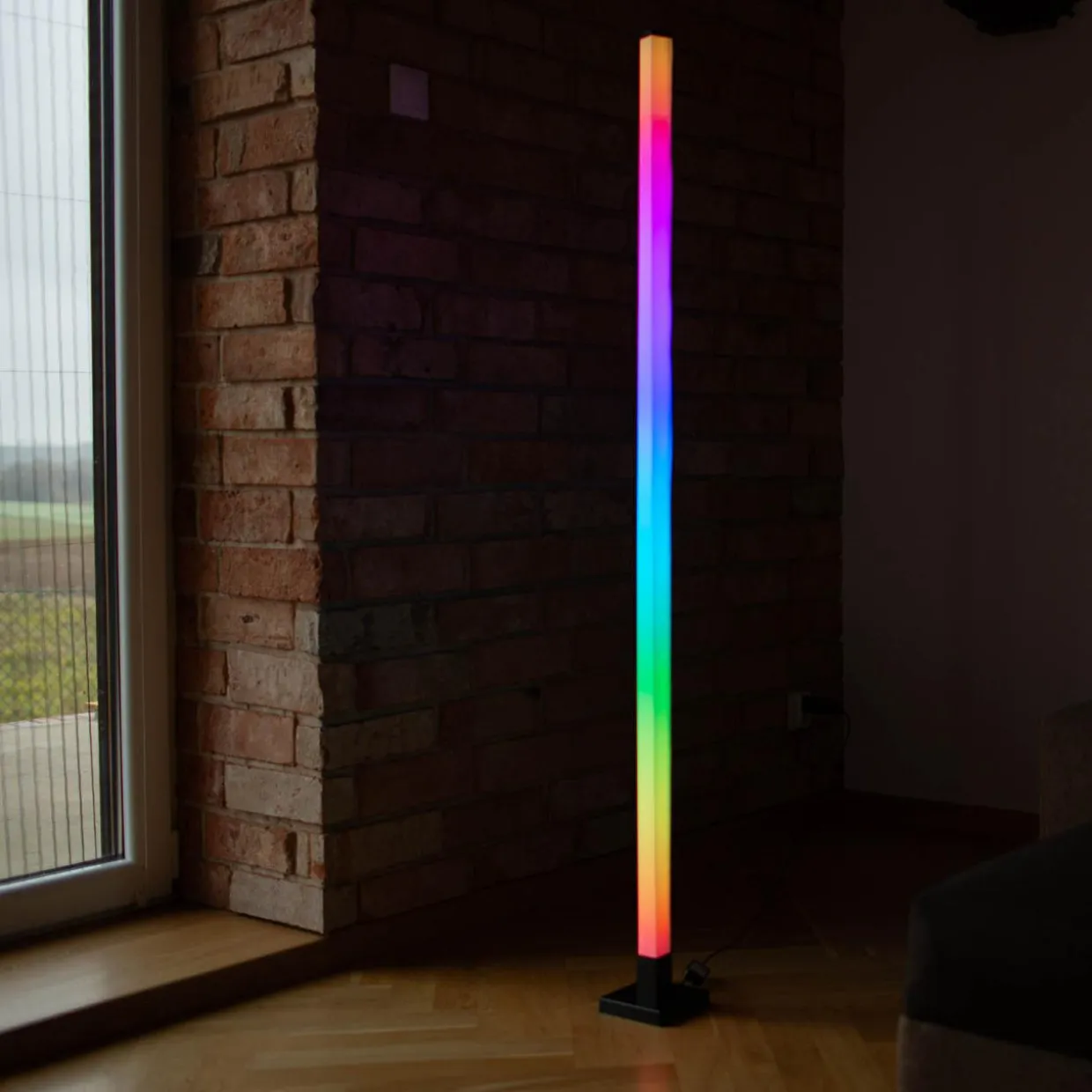 Muzyczna lampa podłogowa LED RGB czarna TUYA z pilotem
