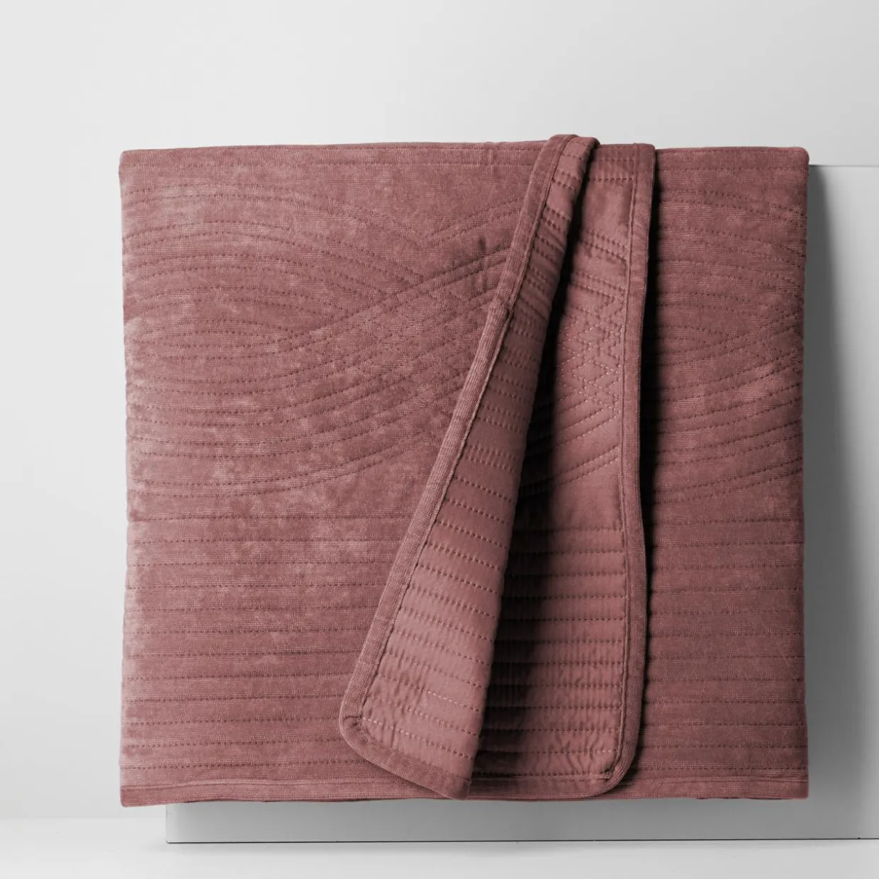 Narzuta na łóżko różowa SILKY 200x220 cm