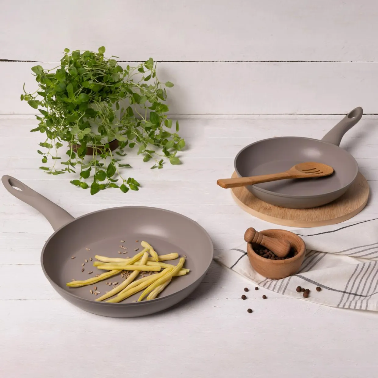 Patelnia grillowa na indukcję szara GOBI 28 cm
