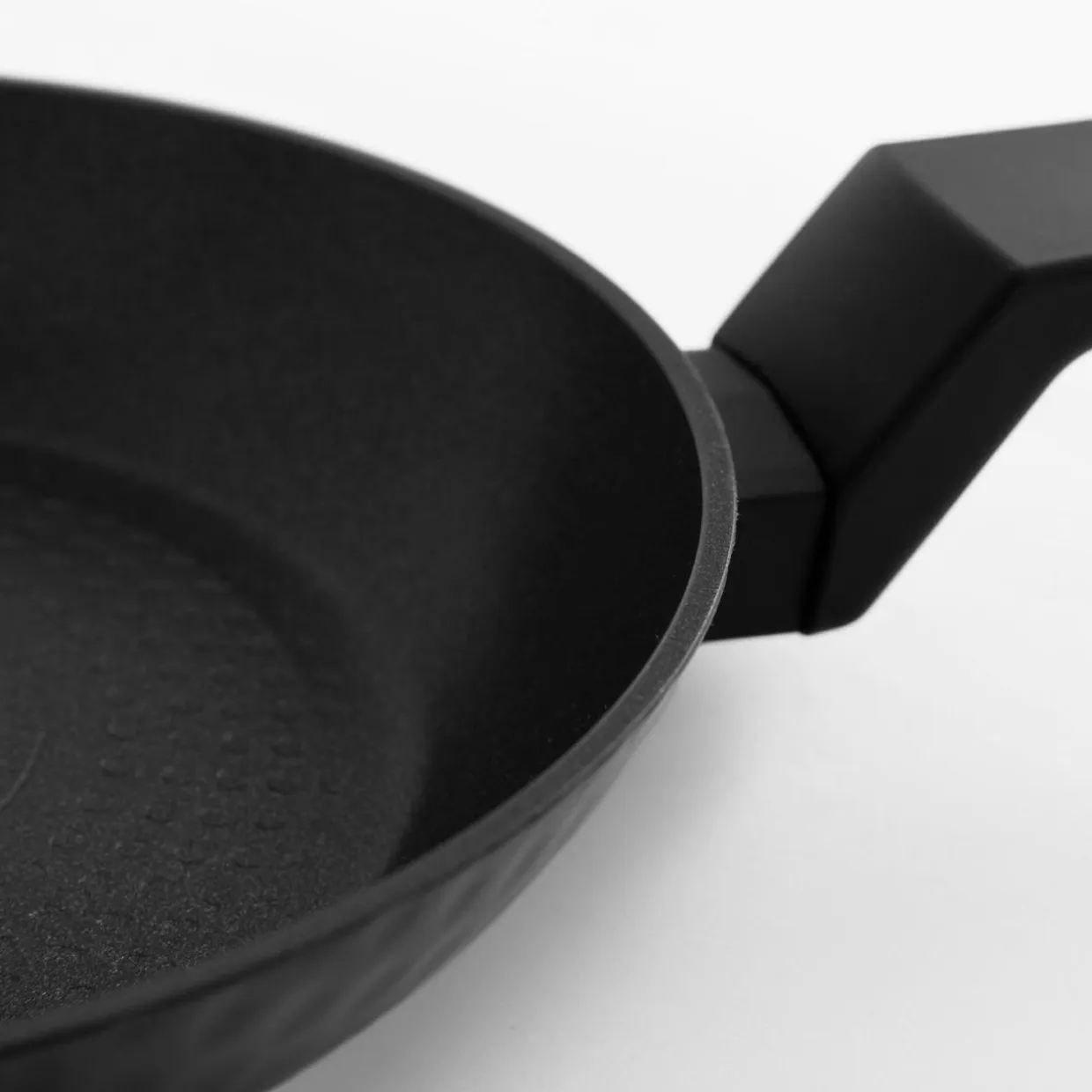 Patelnia na indukcję czarna OLIO 20 cm
