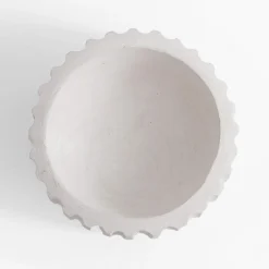 Patera dekoracyjna żłobiona biała 20 cm