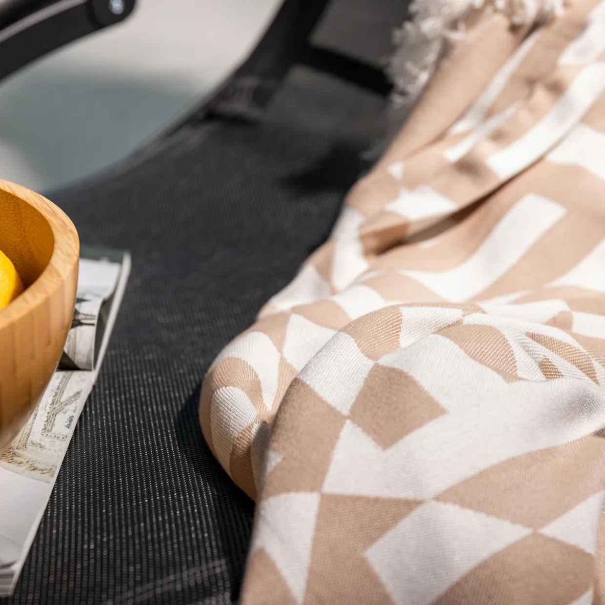 Pled z frędzlami beżowy MIRROR 150x200 cm