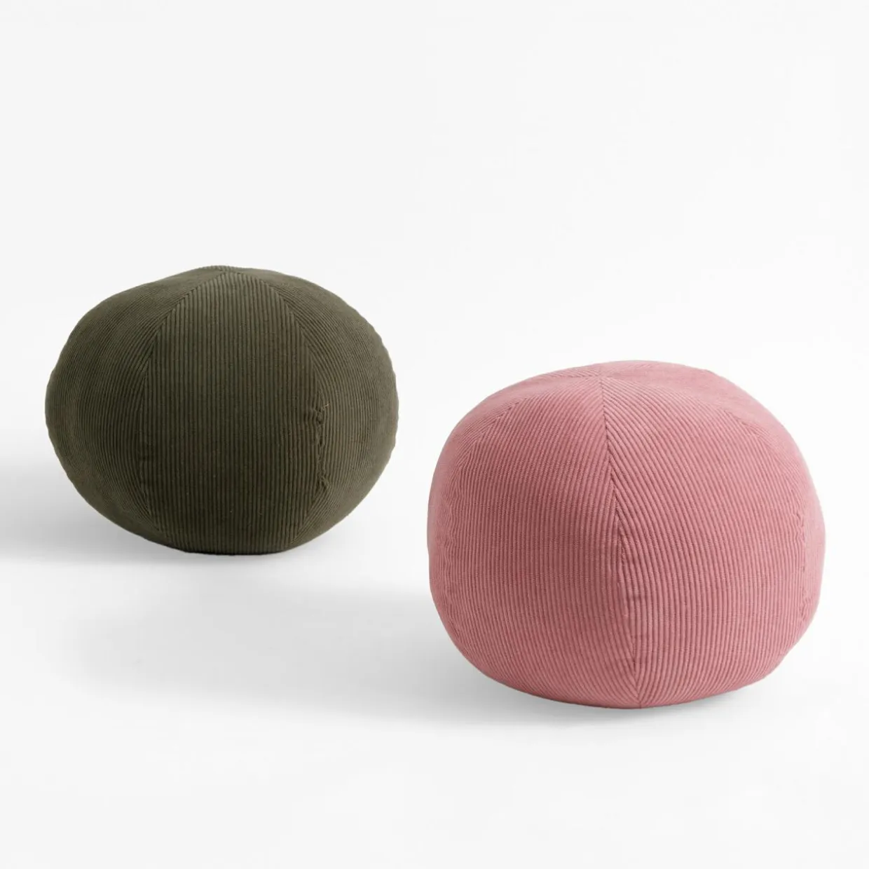 Poduszka dekoracyjna różowa BALLIN 27 cm