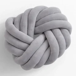 Poduszka ozdobna węzeł jasnoszara TWISTY 30 cm