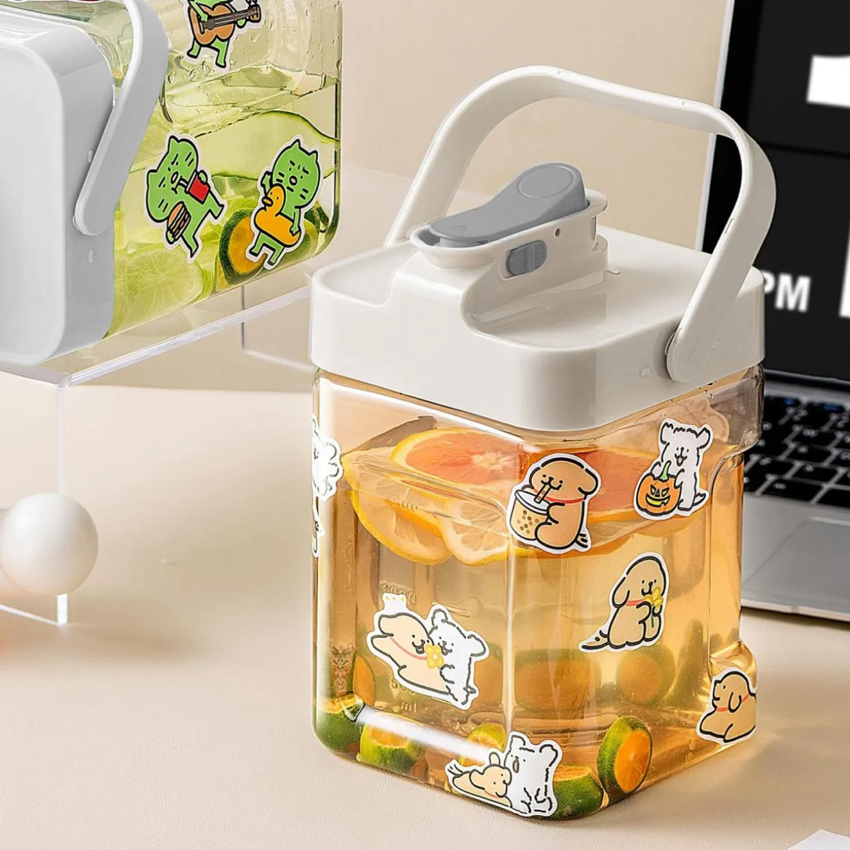 Pojemnik na wodę z kranikiem 2300 ml