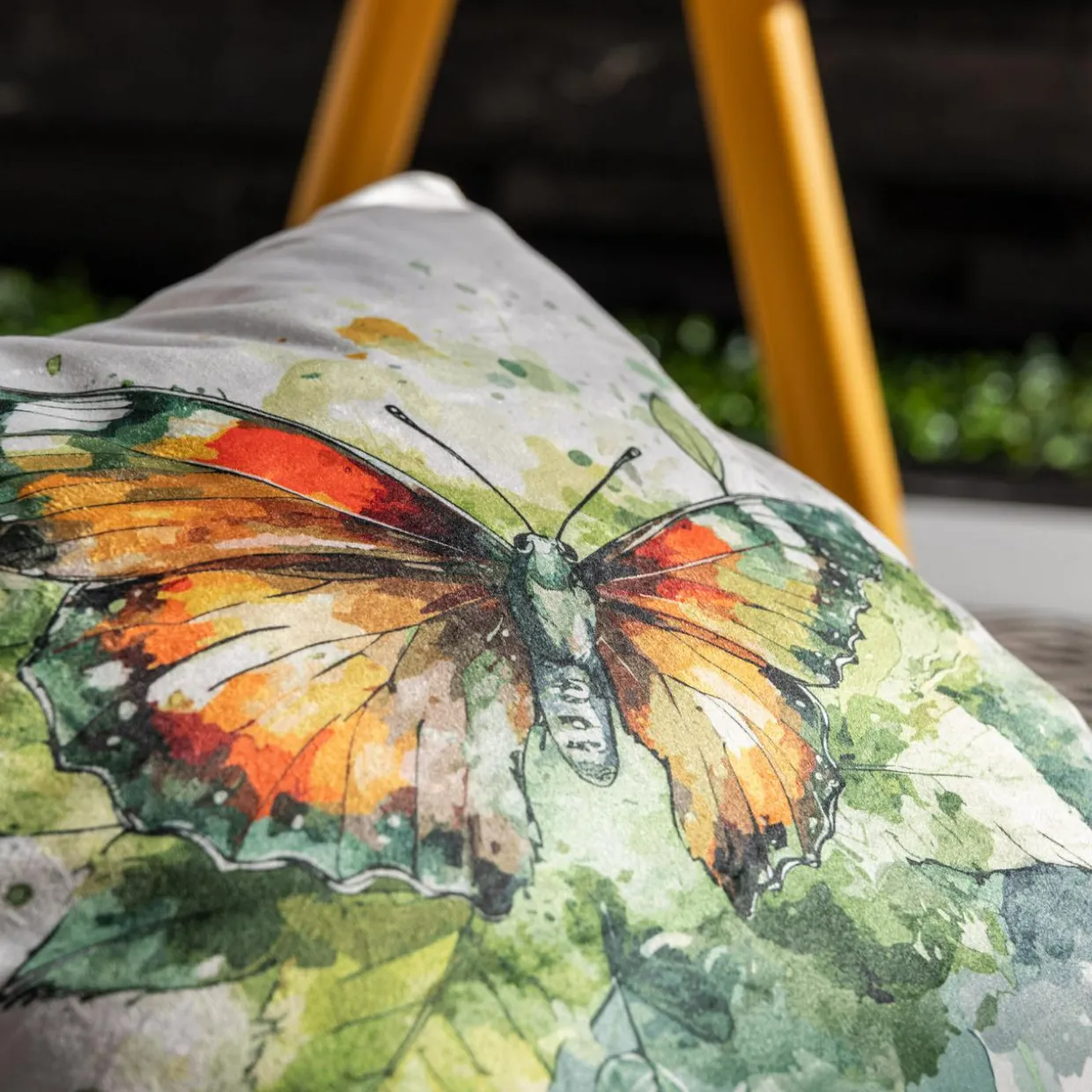 Poszewka dekoracyjna MOTYL biała OLIVE 45x45 cm