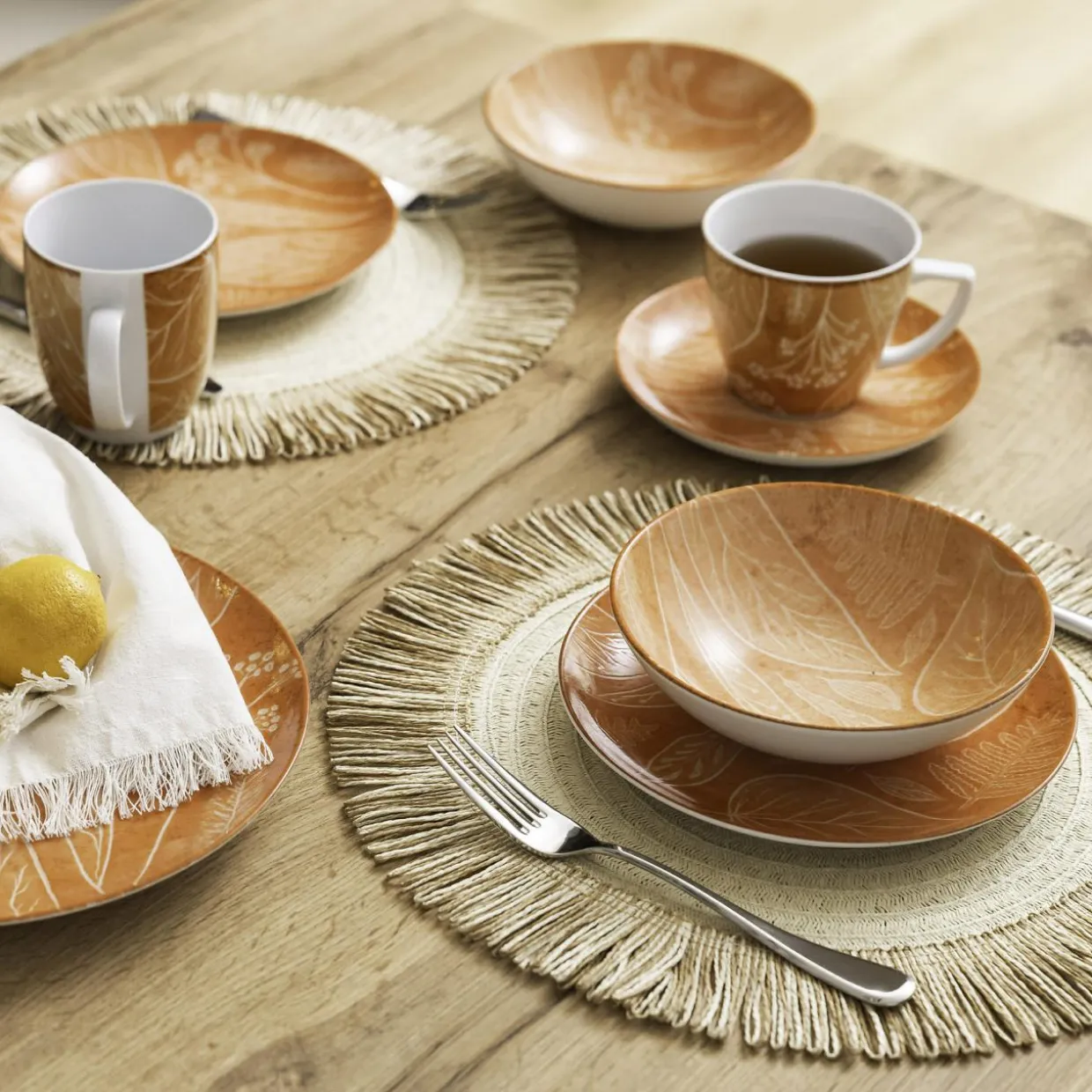 Salaterka porcelanowa pomarańczowa CZTERY PORY ROKU 17,5 cm