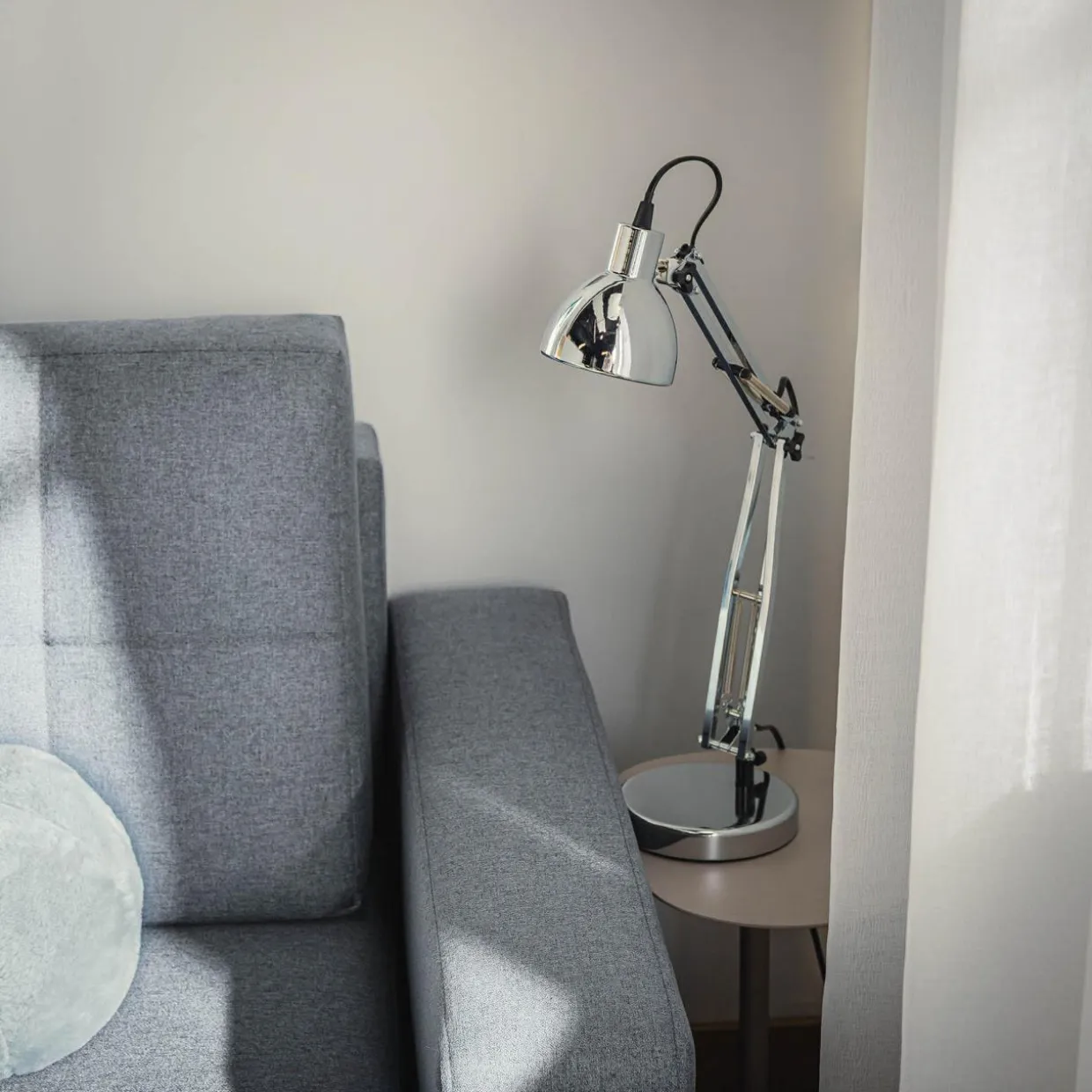 Sofa rozkładana z pikowaniem szara LILA