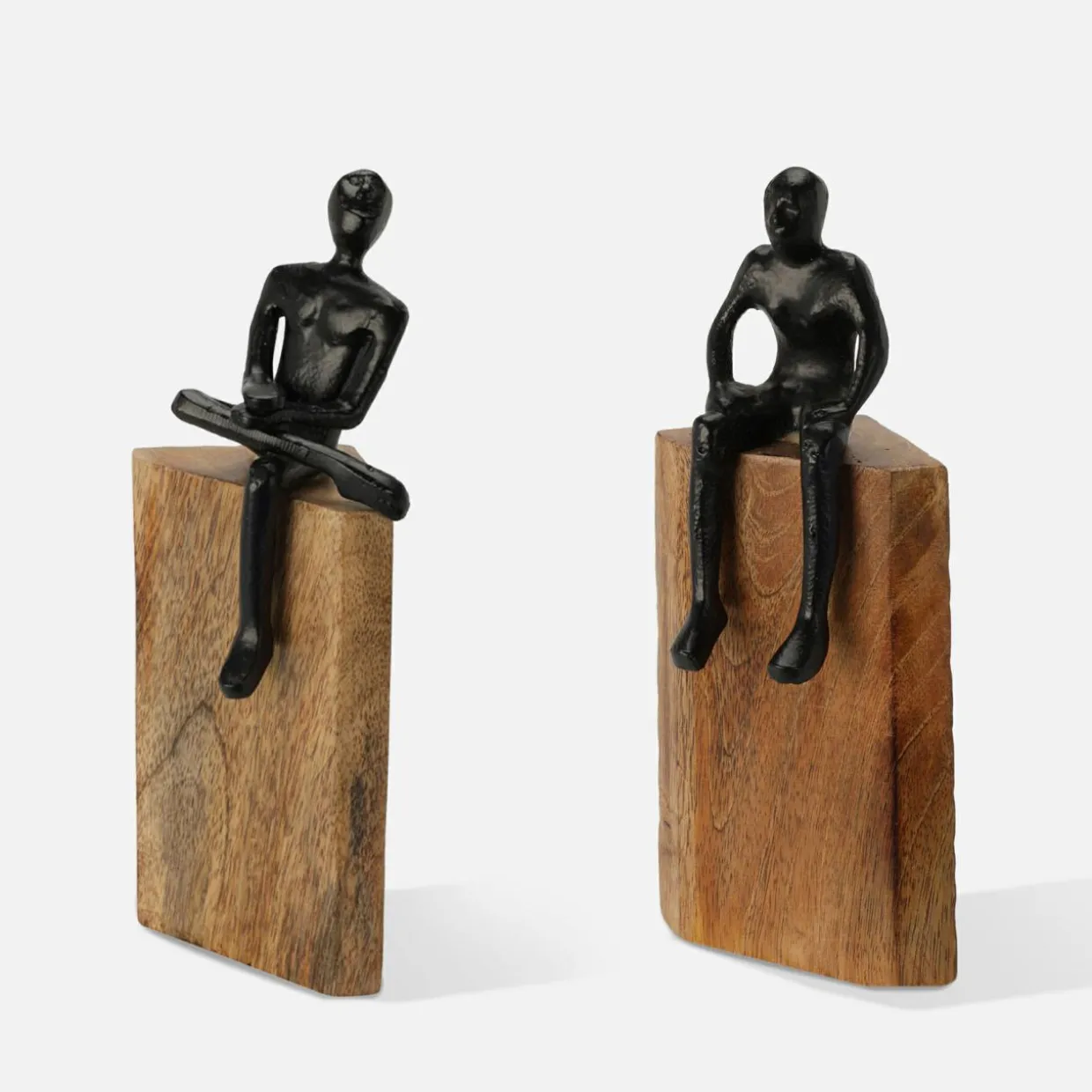 Statuetka na drewnie 23 cm MIX