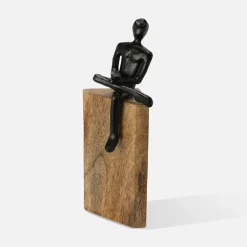 Statuetka na drewnie 23 cm MIX
