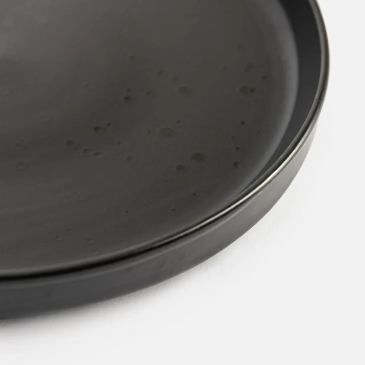 Talerz obiadowy czarny CARBONO 26,5 cm