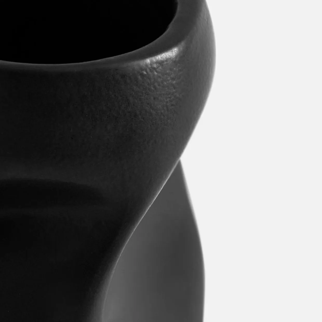 Wazon nowoczesny czarny 15 cm