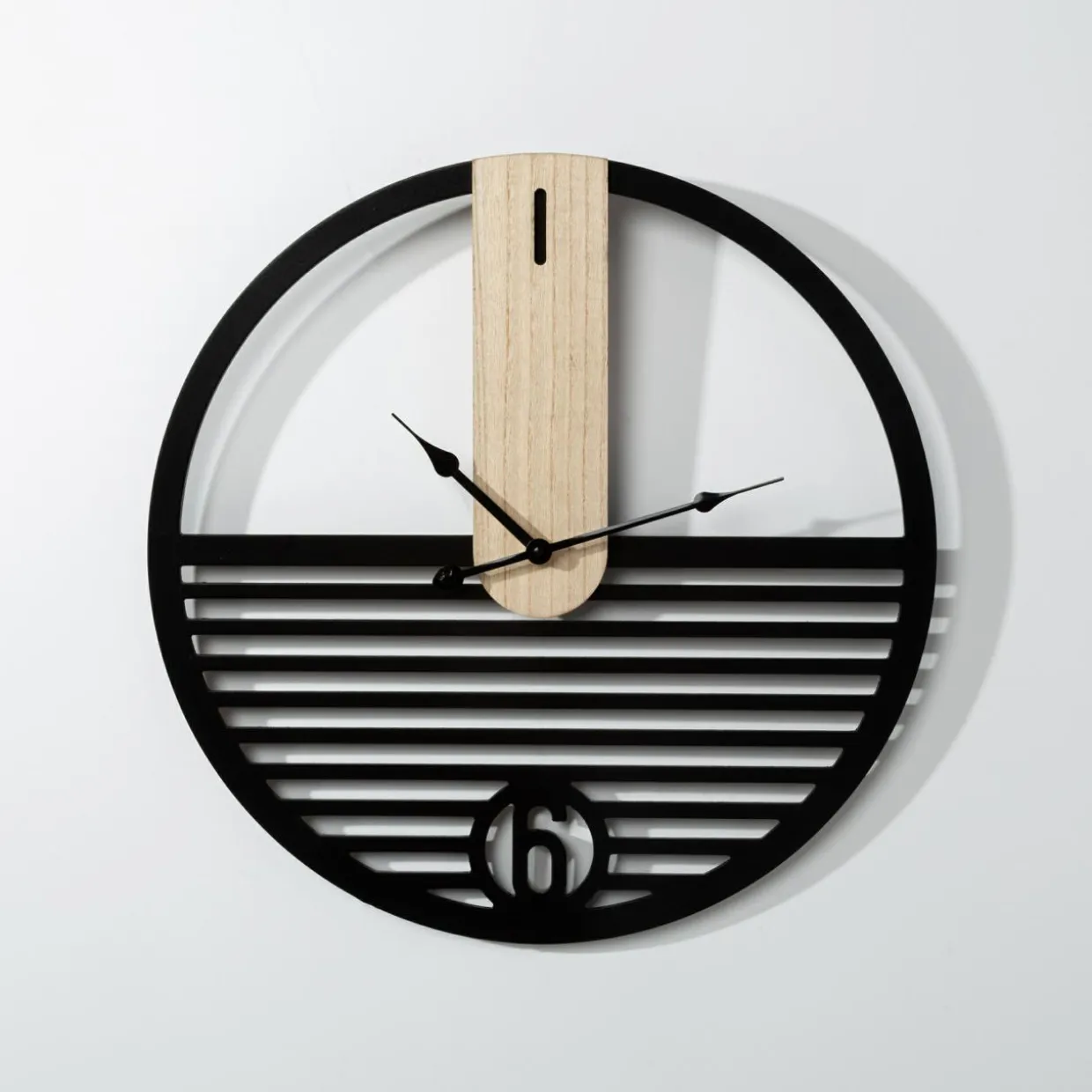 Zegar na ścianę czarno-brązowy 50 cm